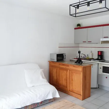 Charmante Maisonnette Avec Jardinet à 650m De La Plage, Au Cœur D'une Copropriété Calme - Fr-1-194-269